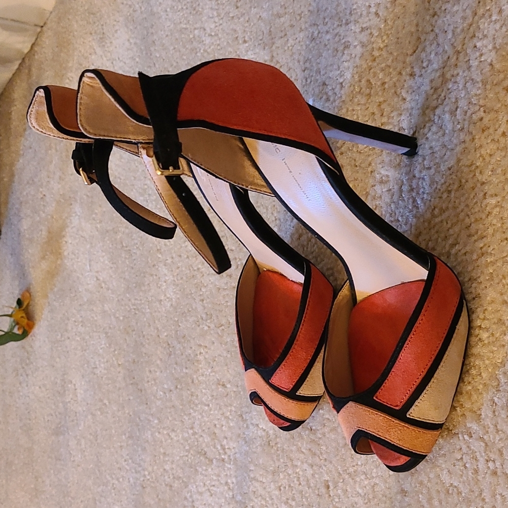 Accessories - Picture 2 of 3